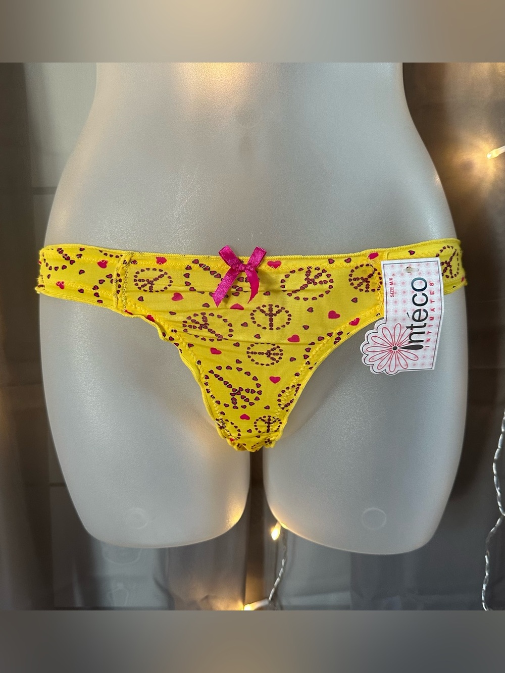 Y2K Inteco intimates yellow low rise thong panties peace sign heart graphic Sz M